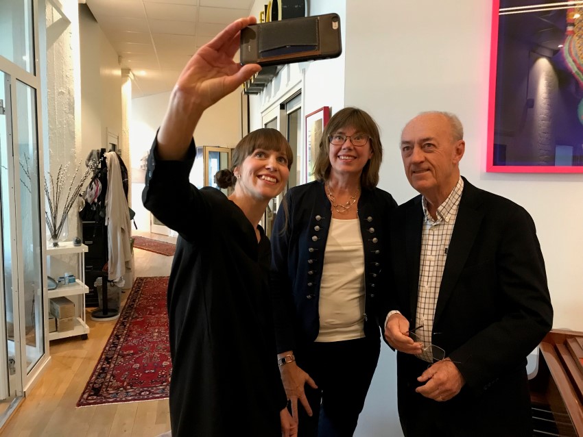 Poddavsnittets medverkande tar en selfie